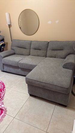 Sofa w/ chaise