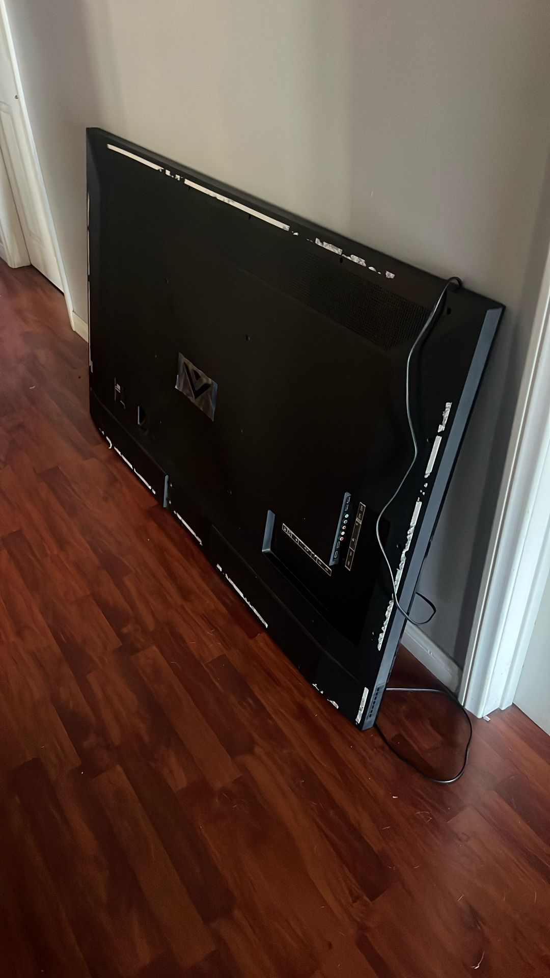 Big screen TV 70”
