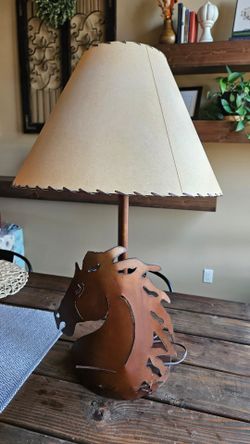 Horse design table lamp