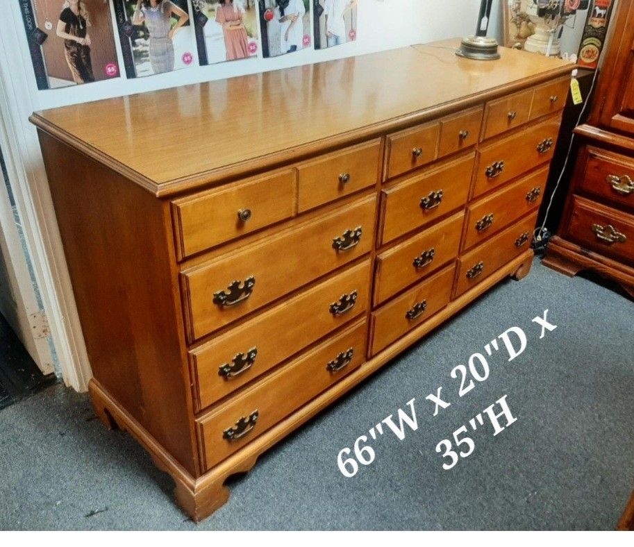 Maple Colonial Style Stanley 12 Drawer Dresser / Wooden Dresser / Long Chest Of Drawers