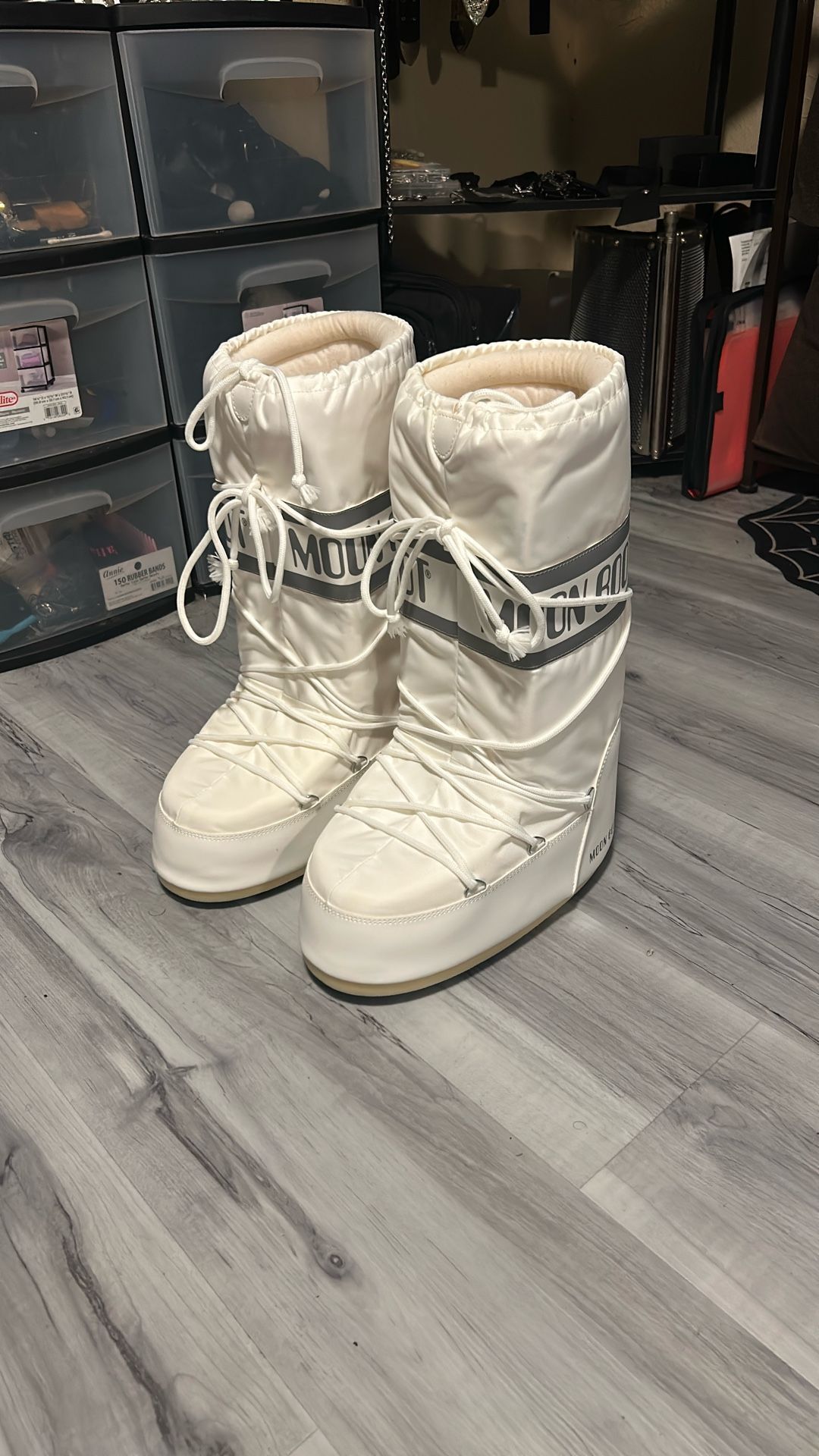 Size 41 Moon Boots.