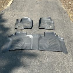 Like New Chevy GMC Floor mats 