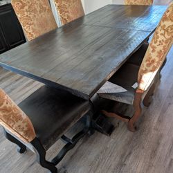 Dinning Room Table And Chairs 