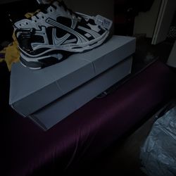 size 11 .    used 1 Time