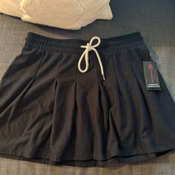 Women's Black Skirt! 