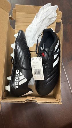 Kids soccer shoes