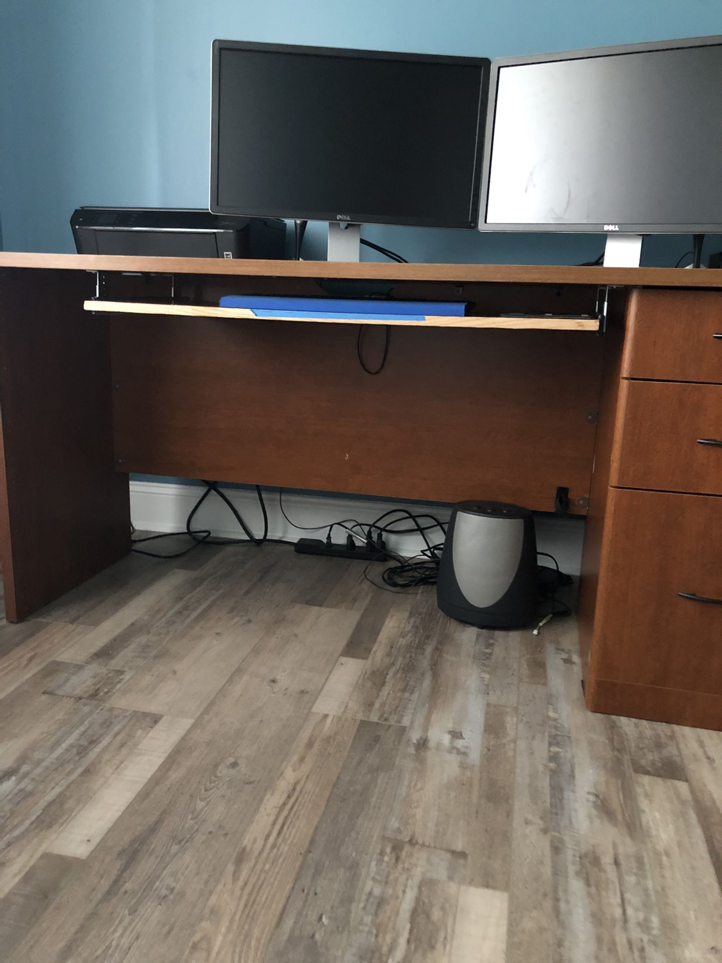 Executive Desk/File Cabinet