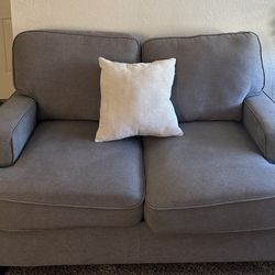 Couch/love seat