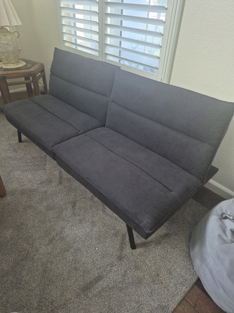 Black Futon