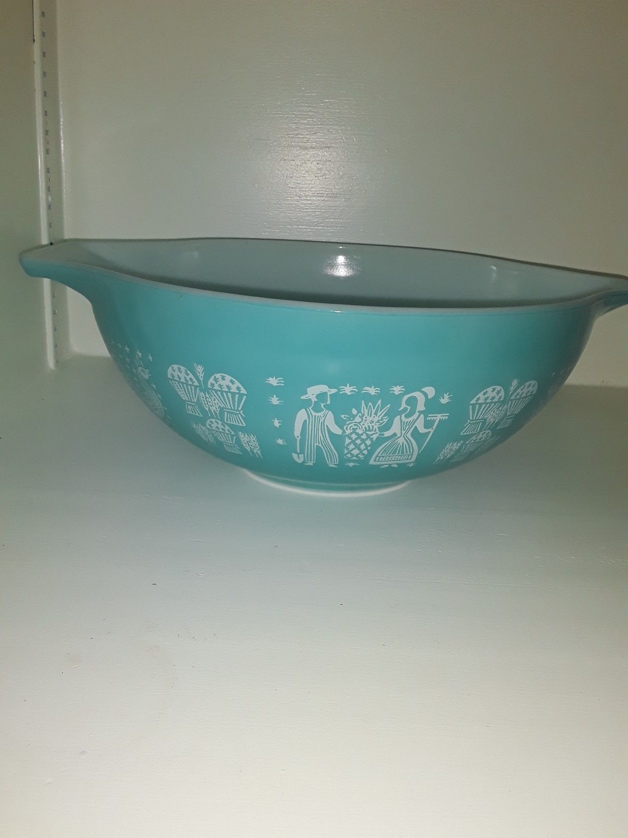 Vintage. Large turquoise butterprint mixing bowl.