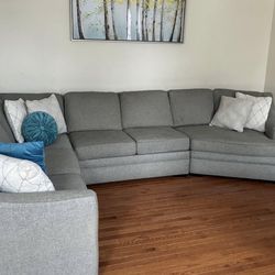 Doughtys 3 piece sectional