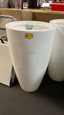 Rain Forest 35 In Tall Verona Planter White