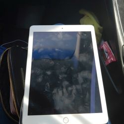 ***Locked*** For Parts Only. Ipad A1823. 