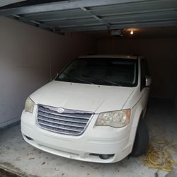 2010 Chrysler Town & Country