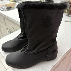Totes All Weather Boots. Size8