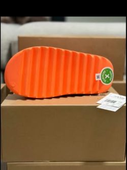 YEEZY SLIDE ENFLAME ORANGE