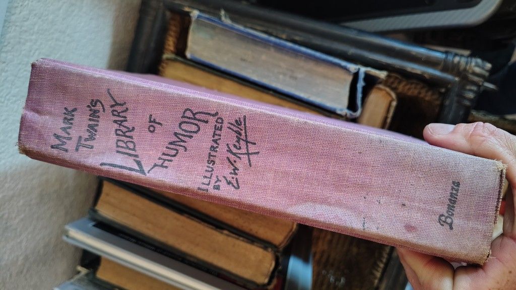 Book LIBRARY OF HUMOR"