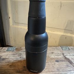 Asobu Black Vacuum-Insulated Stainless Steel Bottle Holder.