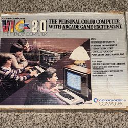 COMMODORE VIC-20 PERSONAL COLOR COMPUTER KEYBOARD