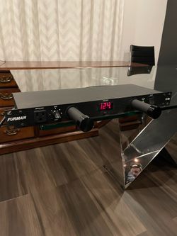 Furman M-8Dx Power Conditioner w/ Digital Voltmeter & Rack Lights