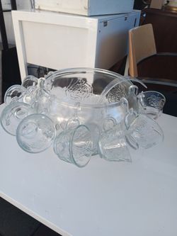 Vintage Indiana Glass Crystal Punch Bowl Set W/8 Cups $50 OBO