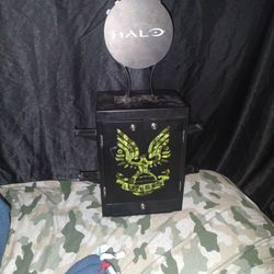 Halo Game Holder