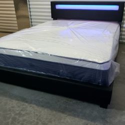 NEW Queen-Size PILLOW TOP MATTRESS and BOX SPRING. Bed frame not included 👍