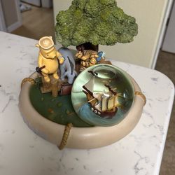 Winnie The Pooh Musical Snow Globe