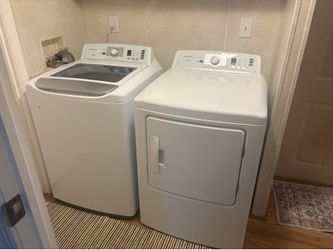 INSIGNIA Washer and Dryer set