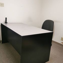 OFFICE DESKS 