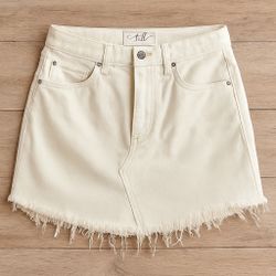 ✨ We The Free White Frayed Hem Denim Mini Skirt – Size 26 ✨