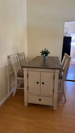 Dining table free delivery 🚚 near USC
