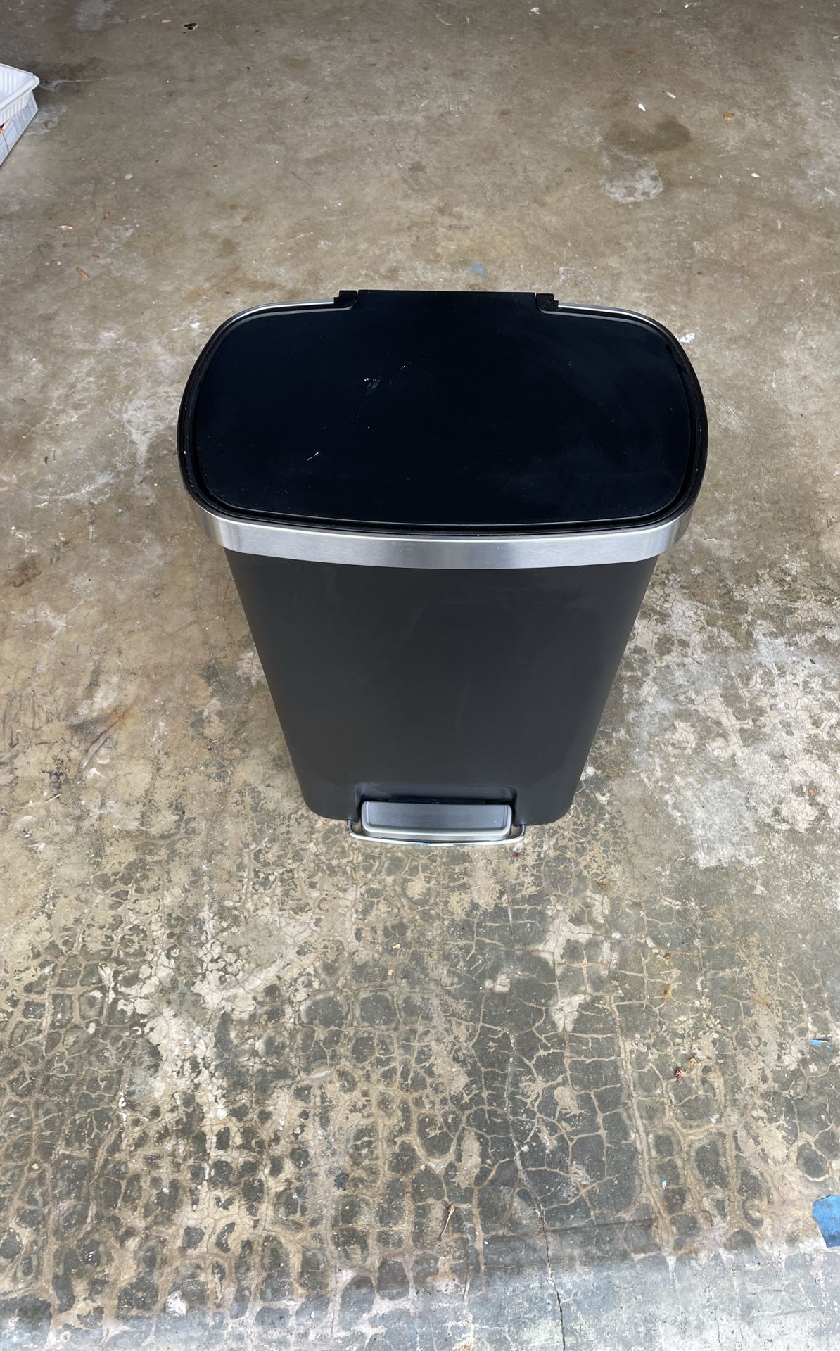 BH & G Soft Close Trash Can