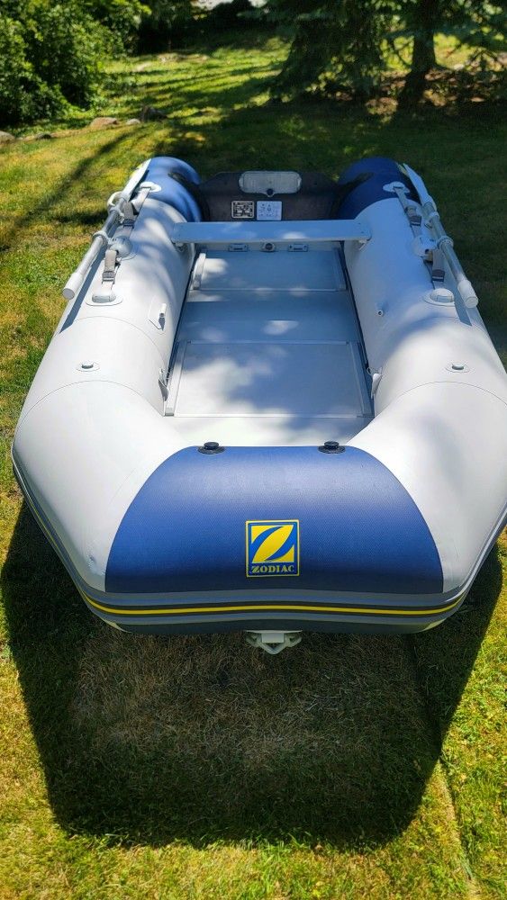 10' Zodiac Boat With Carrying Case