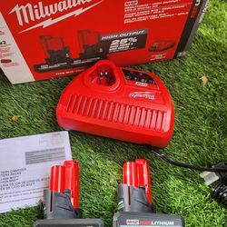 Milwaukee
M12 12V Lithium-Ion XC High Output 5.0 Ah Battery Pack (2-Pack) Starter Kit with Charger