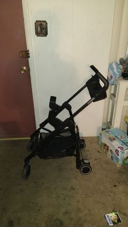 Maxi Cosi stroller set with car base