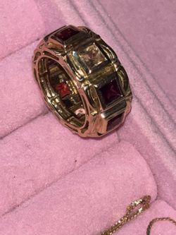 14k    Thick Ring With Garnets 