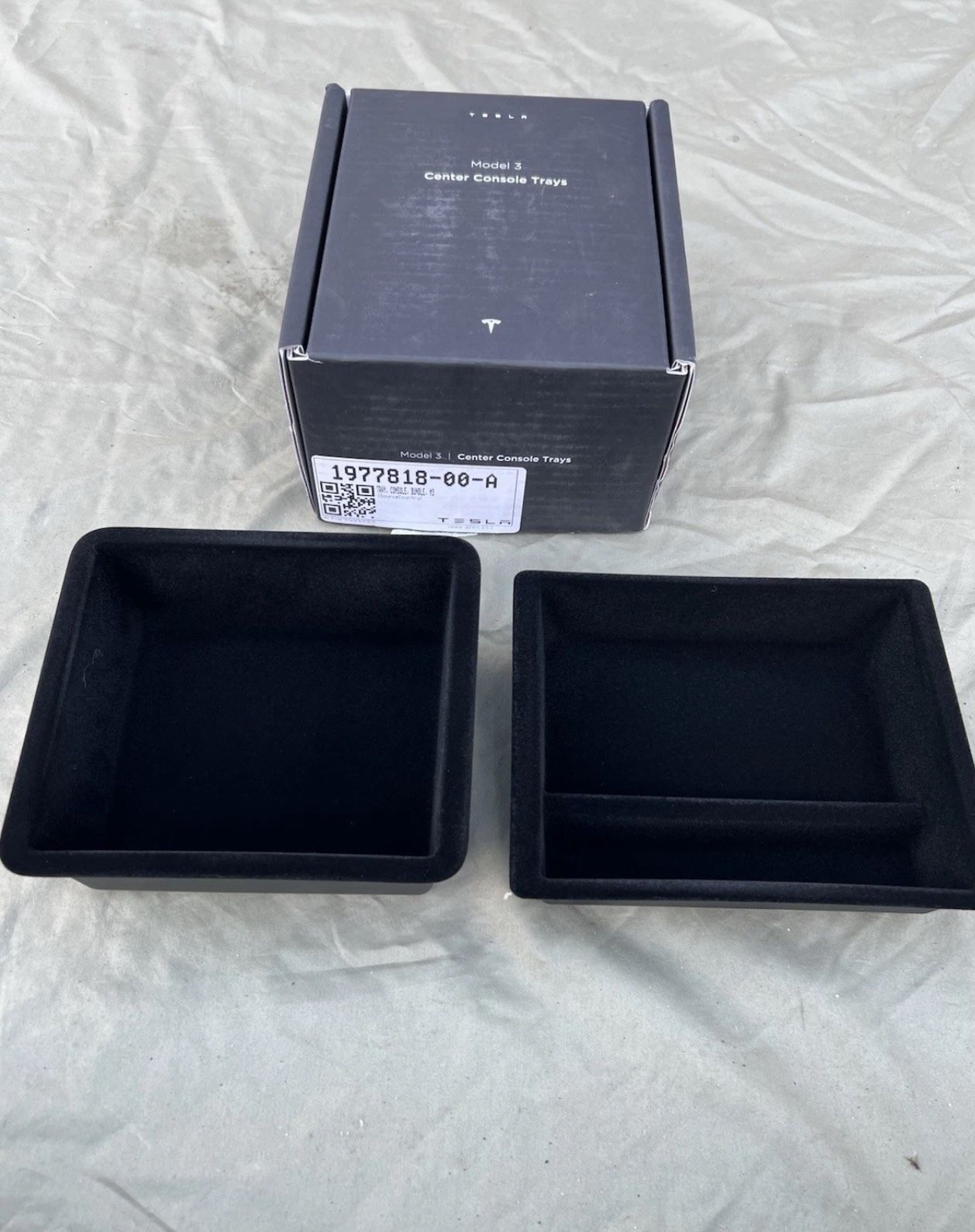 2024β2025 Tesla Model 3 / Model Y Center Console Trays β OEM (1977818-00-A)