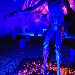 12.5 Ft Wide Animated Predator of the Night Halloween