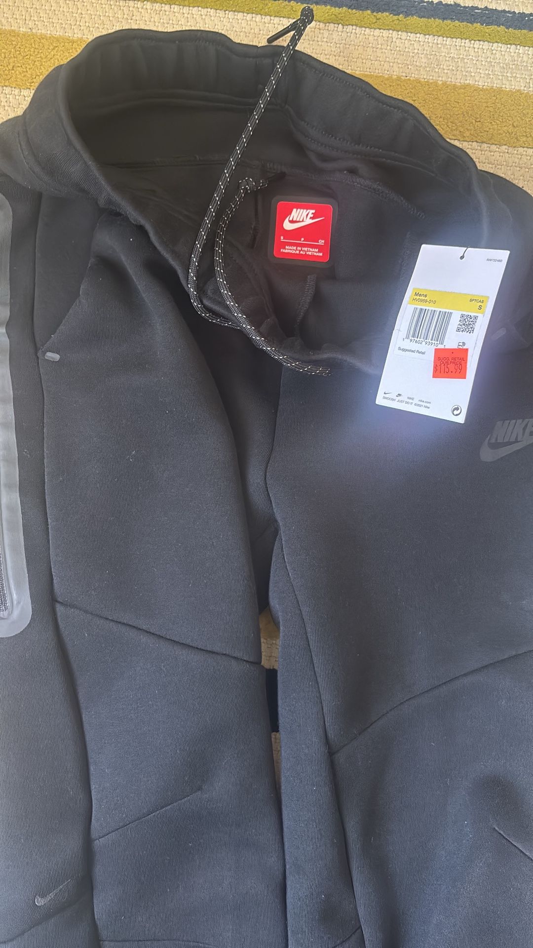 Small nike tech jogger