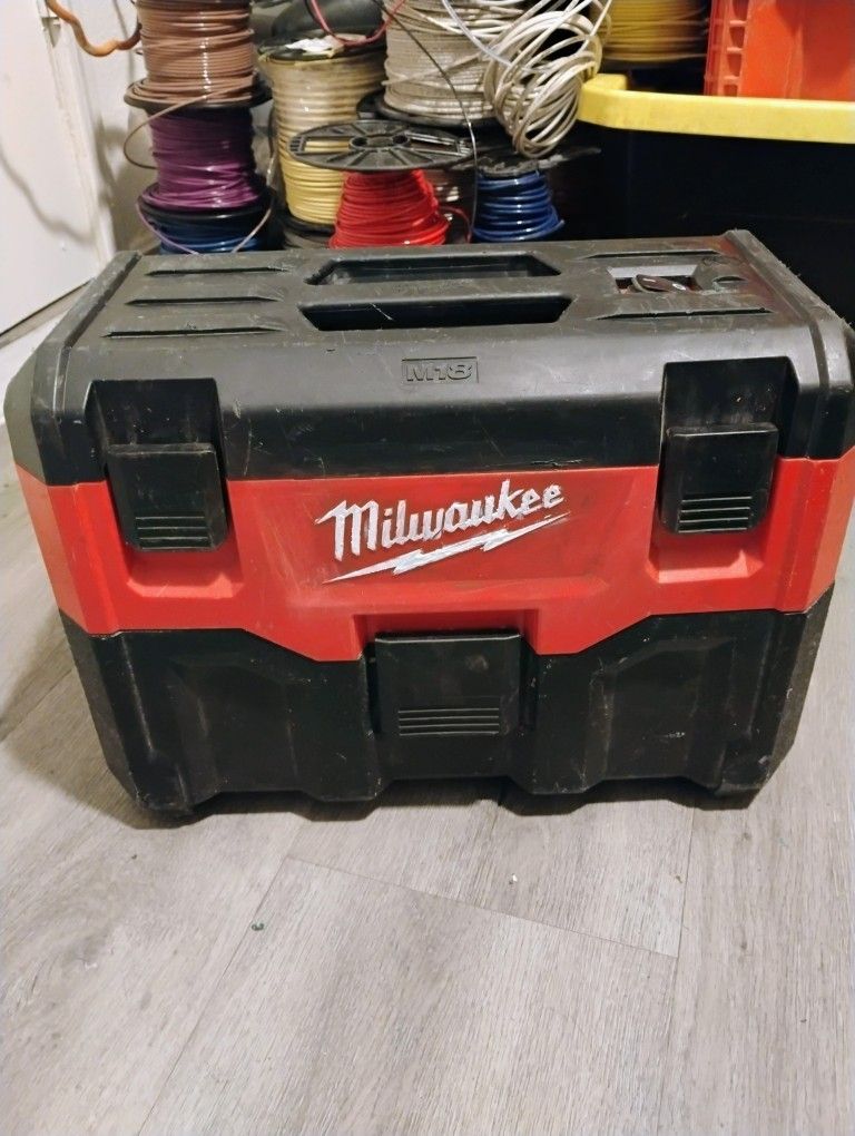 M18 18-Volt 2 Gal. Lithium-Ion Cordless Wet/Dry Shop Vacuum