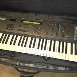 Yamaha V50 Synthesizer Workstation 