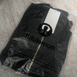 Lululemon (Gold zipper)