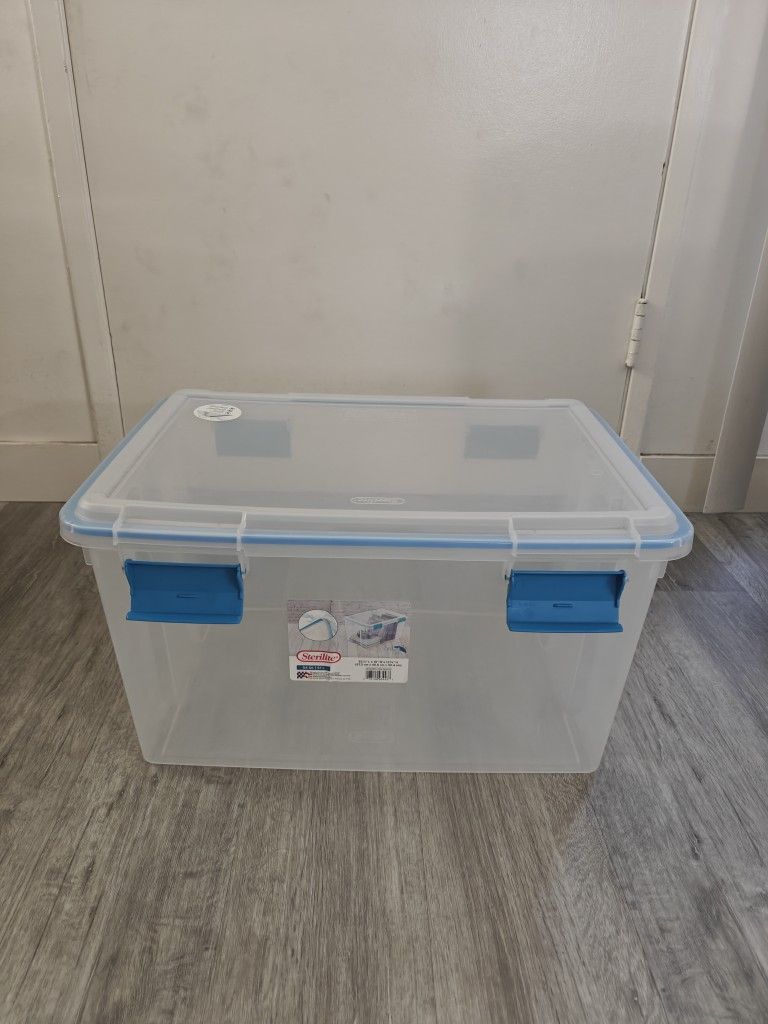 Sterilite 54 Quart Gasket Box/ Containers