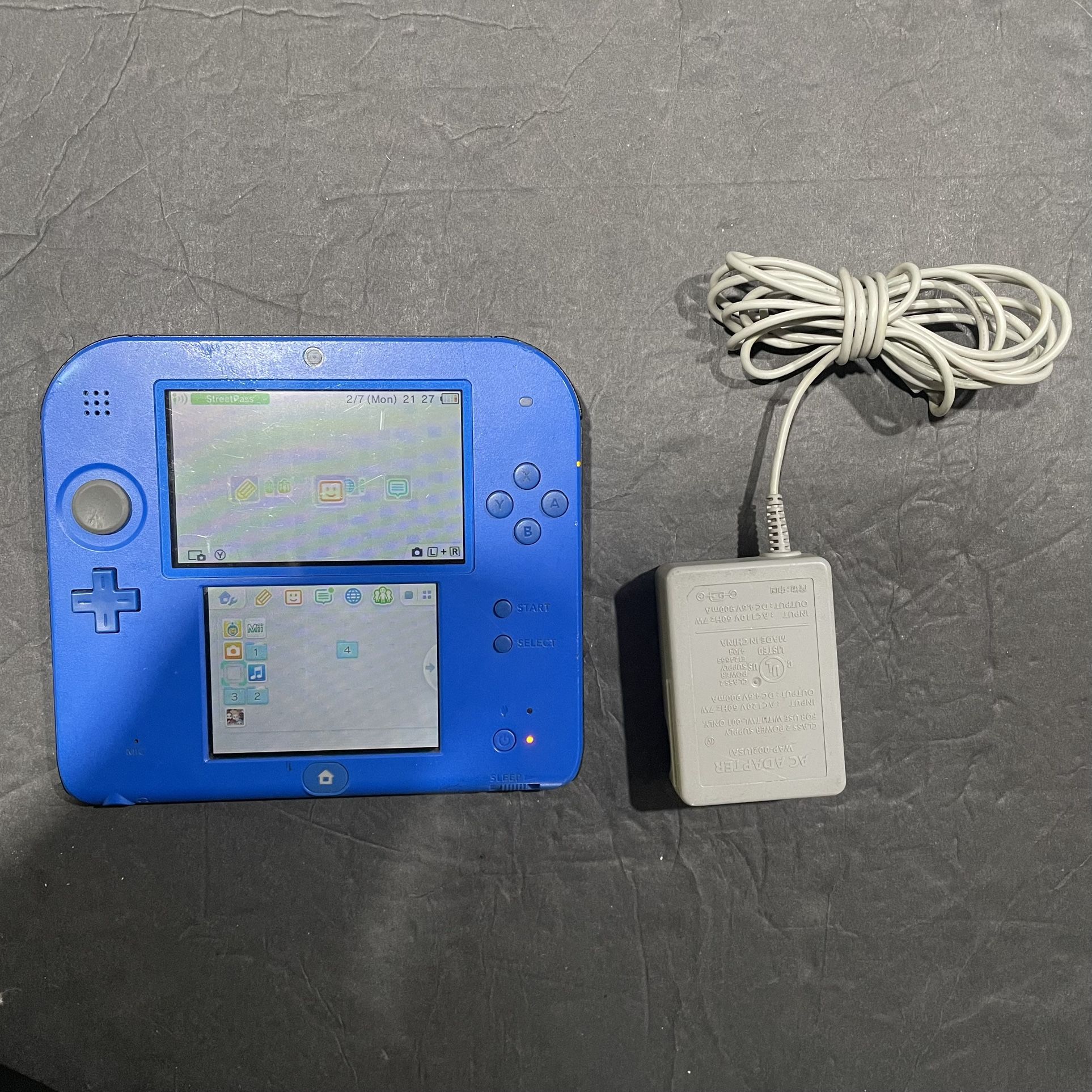 Nintendo 2DS Blue With Charger 