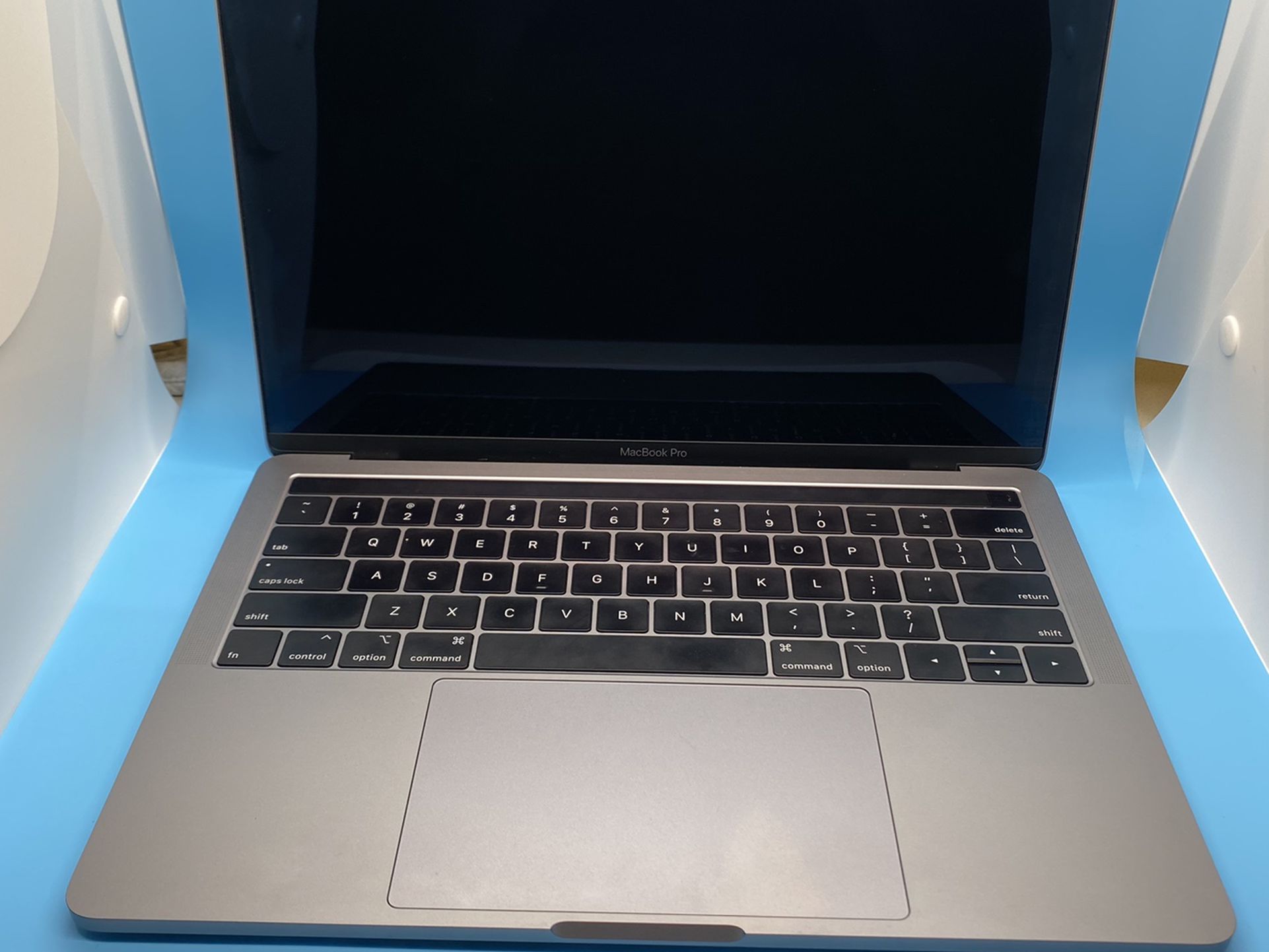 2018 MacBook Pro 13” 256 Gb Storage