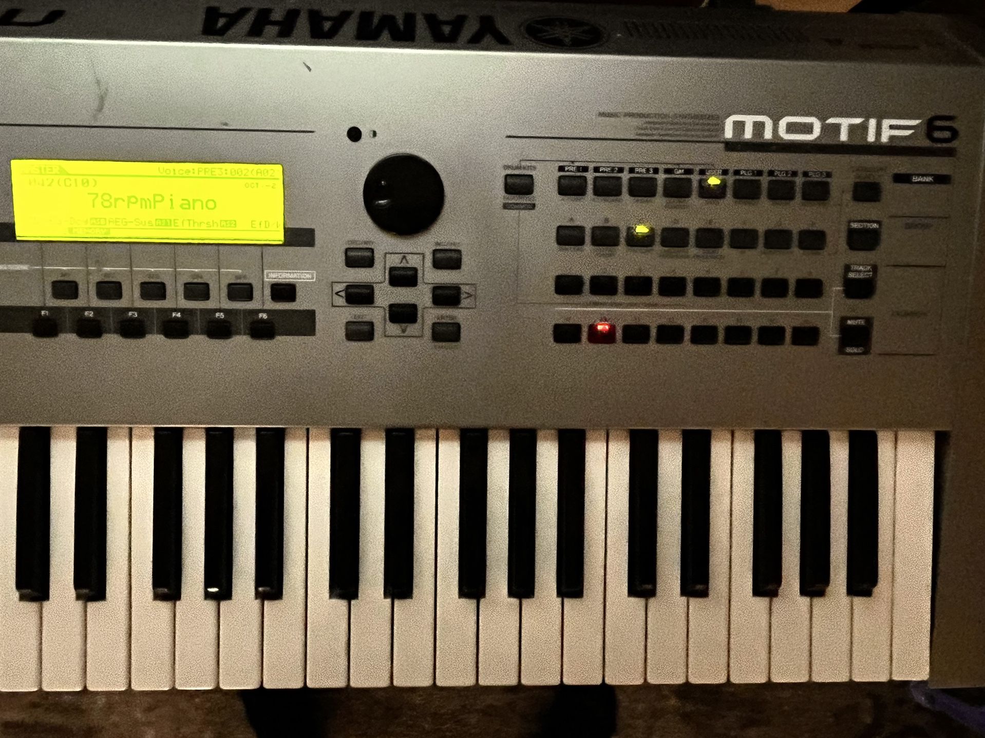 Yamaha Motif 6 Synthesizer Keyboard 