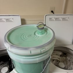 Laundry detergent 5 gallons