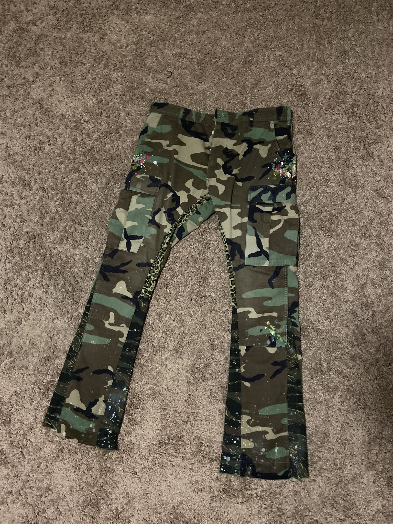 GALLERY DEPT 1of 1 Camos