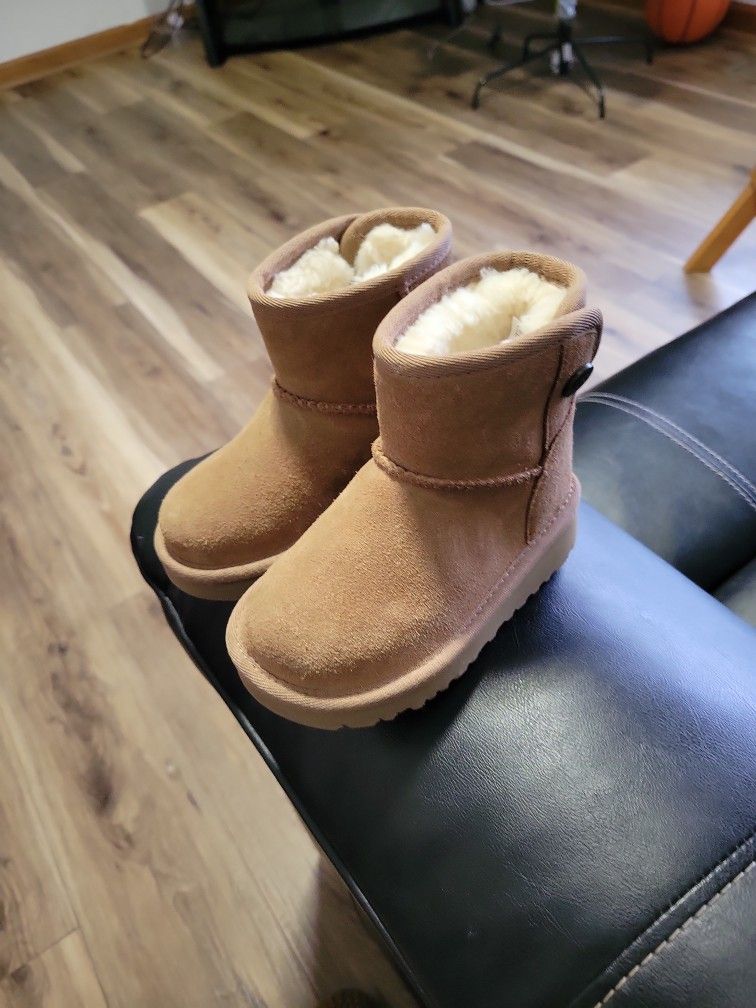 Toddler Ugg 7c